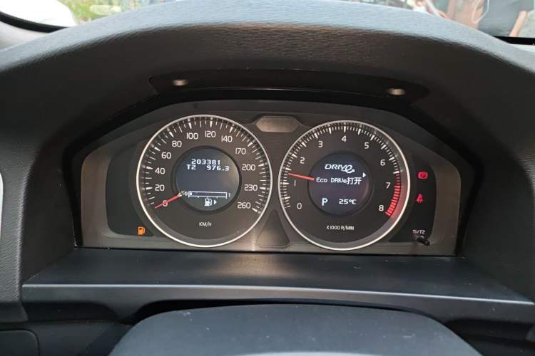 Used Volvo S60 2013 T5 Zhiya Edition Instrument Cluster