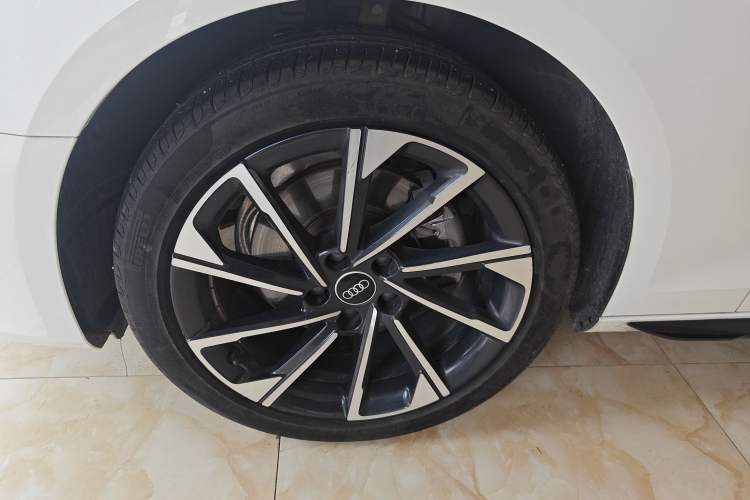 Used Audi A4L 2023 40 TFSI Luxury Dynamic Model Exterior 4