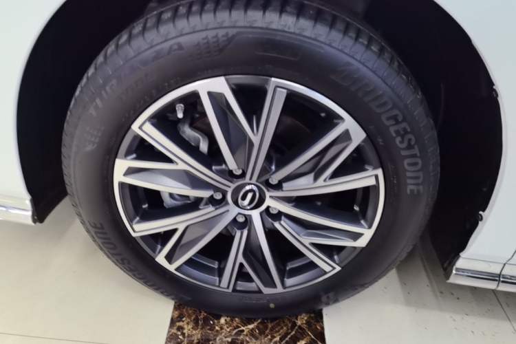 Used GAC Trumpchi M8 2024 Master Series 400T Prestige Edition Left Front Wheel Hub