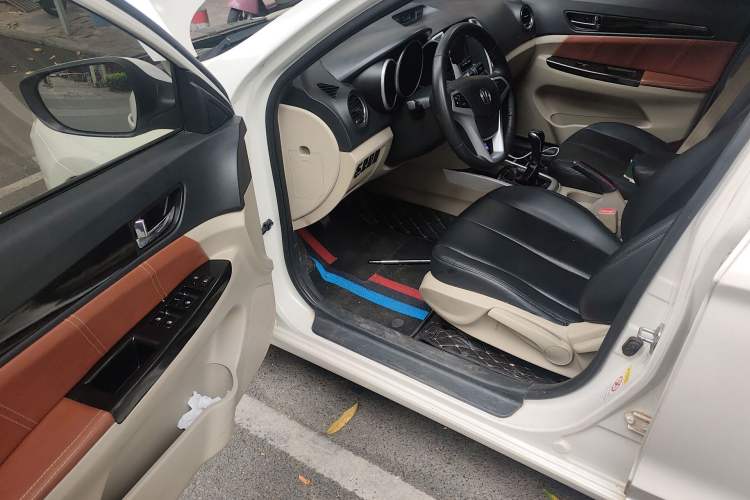 Used CHANGAN Eado 2014 1.6L Manual Luxury Model Driver Seat