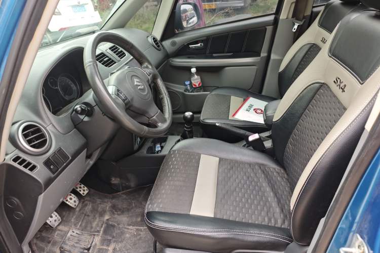 Used Suzuki SX4 2011 Revised Version 1.6L Manual Sport Edition
