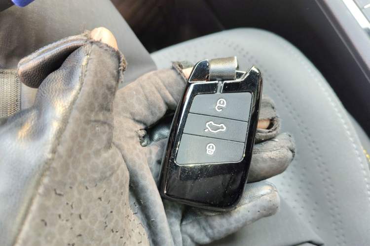 Used Volkswagen FAW-Volkswagen CC 2024 380TSI Striking Edition Vehicle Key