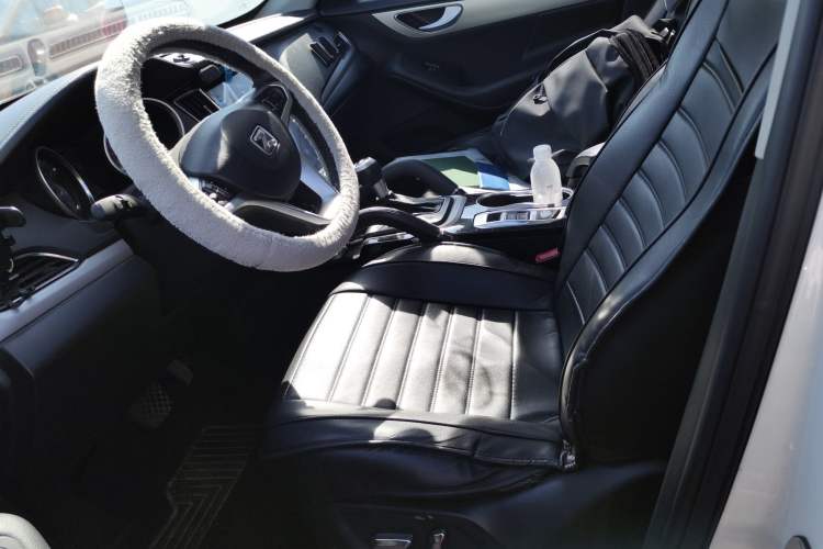 Used Zotye SR7 2016 1.5T CVT Cube Heart Edition China IV Standard
