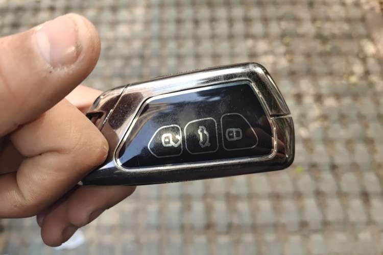 Used Volkswagen Tavendor 2023 330TSI Luxury Touring Edition