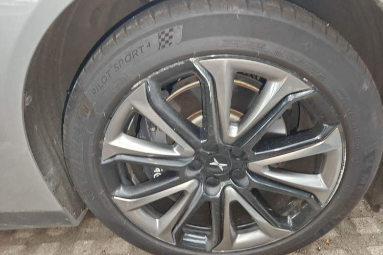 Used XPeng P7 2022 480N+ Right Front Wheel Hub