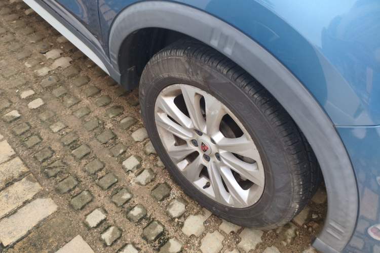 Used Roewe RX5 2018 20T Two-Wheel Drive Automatic Internet Smart Edition Right Front Wheel Hub