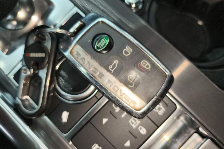 Used Land Rover Range Sport 2017 3.0 SC V6 SE Vehicle Key