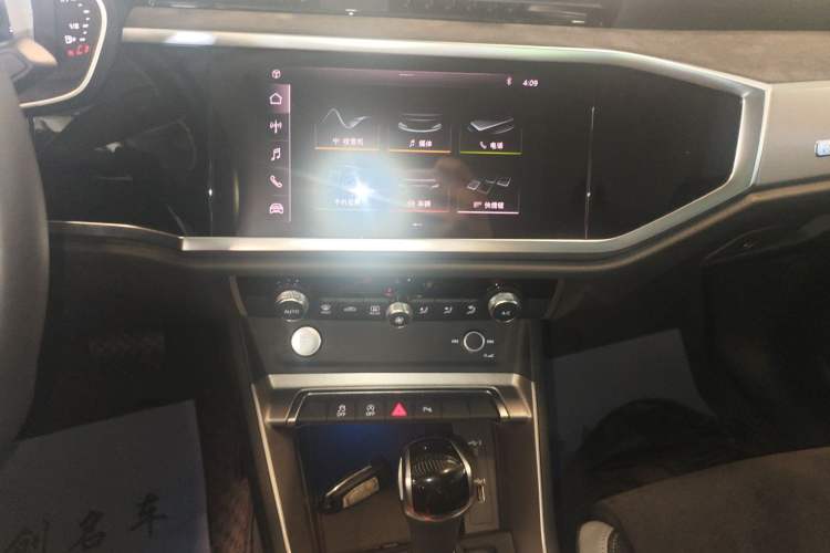 Used Audi Q3 2020 40 TFSI Fashion Dynamic Model