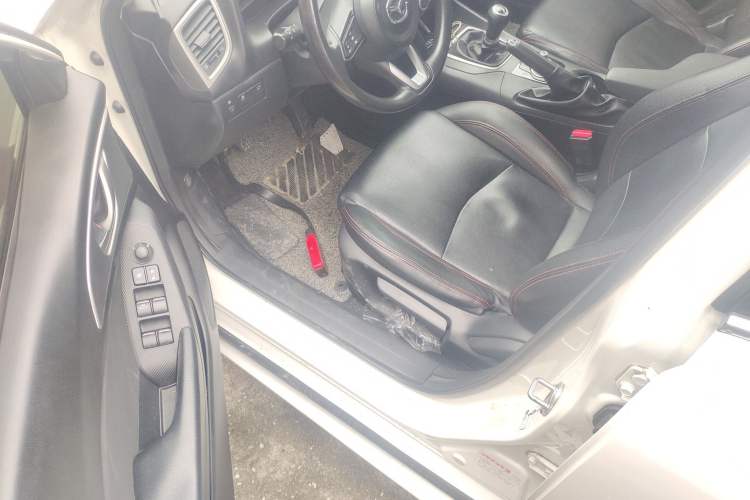 Used Mazda 3 Axela 2017 Hatchback 1.5L Manual Comfort Edition China V Driver Seat