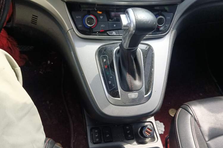 Used Haval H6 2017 Red-Label Sport Edition 1.5T Automatic Two-Wheel Drive Luxury Model Gear Lever