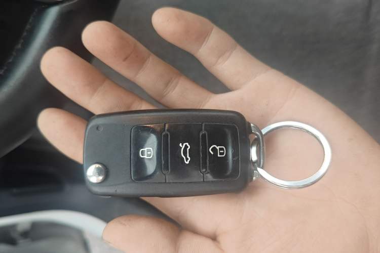 Used Volkswagen Sagitar 2017 230TSI Automatic Comfort Version Vehicle Key