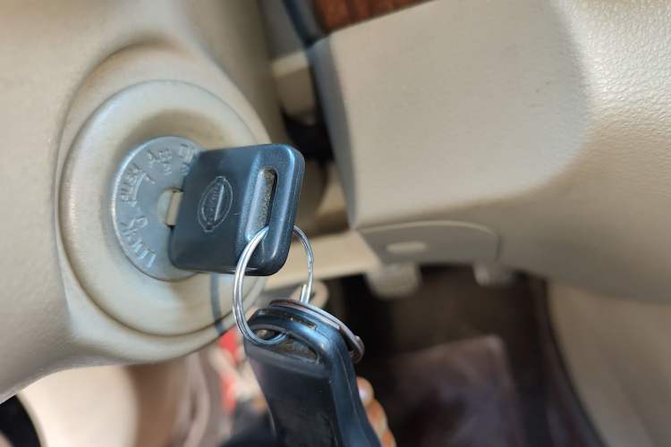 Used Nissan Sylphy 2012 Classic 1.6XE Manual Comfort Edition Vehicle Key