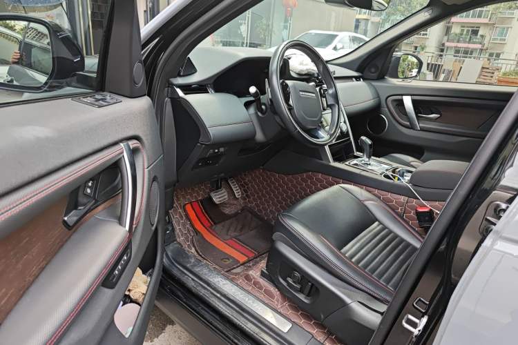 Used Land Rover Discovery Sport 2020 249 PS R-Dynamic Performance Tech Edition 5 Seats Driver Seat