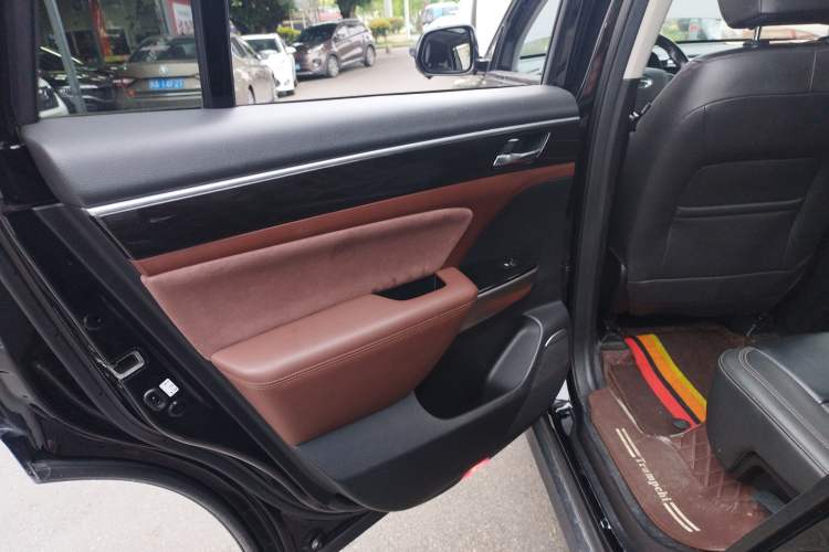 Used GAC Trumpchi GS8 2017 320T Two-Wheel Drive Luxury Smart Connectivity Version (7 Seats)
