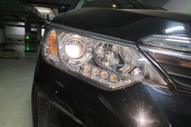 Used Toyota Camry 2016 2.0G 10th Anniversary Leading Edition
