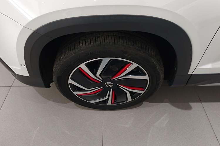 Used Volkswagen Tharu 2024 300TSI Two-Wheel-Drive Moon Luxury Edition
