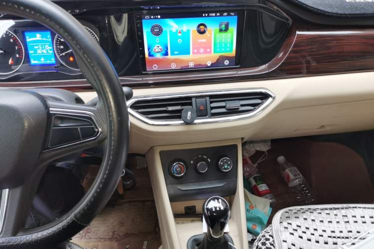 Used CHANGAN KUAYUE Xing V5 2021 1.6L Jinbao Edition Luxury Version DAM16KR Audio And AC Panel