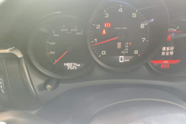 Used Porsche Macan 2018 Macan 2.0T Odometer Close Up