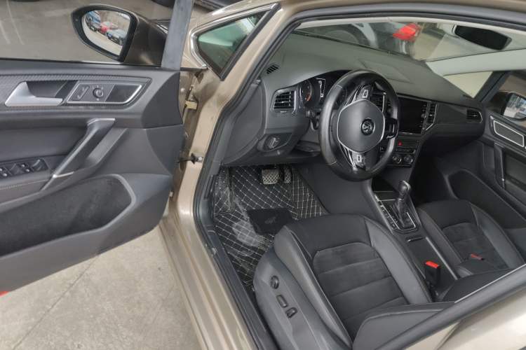 Used Volkswagen Golf Sportsvan 2016 280TSI Automatic Luxury Model