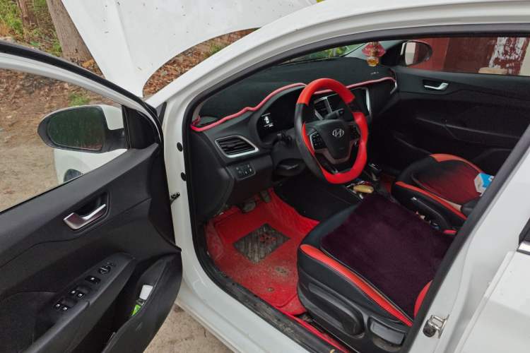 Used Hyundai Verna (new generation) 2020 1.4L CVT GLS Cool Edition Driver Seat