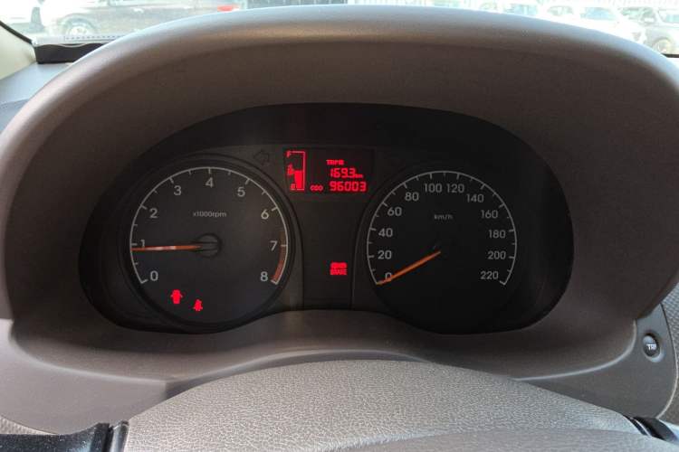 Used Hyundai Verna (older generation) 2010 Sedan 1.4L Manual Comfort GS Instrument Cluster