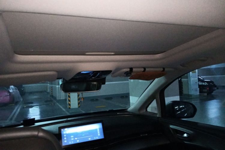 Used Roewe iMAX8 2022 400TGI Prestige Edition
