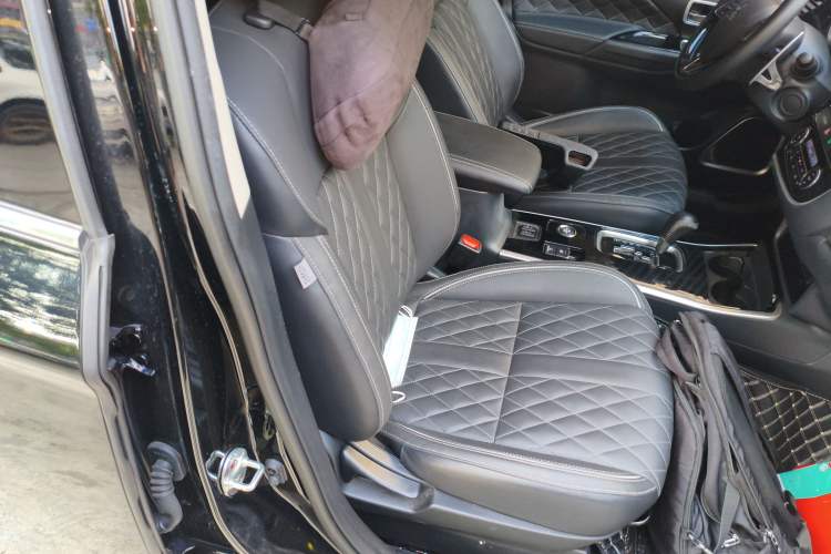 Used Mitsubishi Outlander 2021 2.4L 4x4 Zhi Xiang Edition 7 Seats
