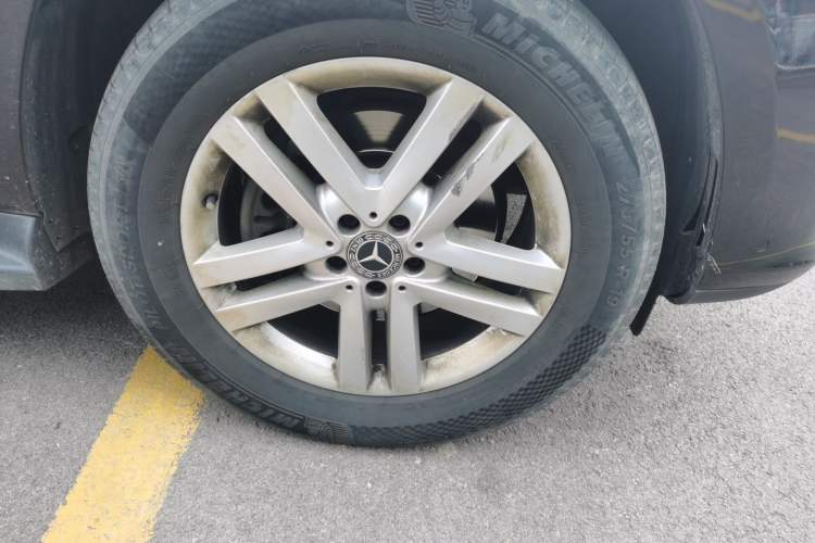 Used Mercedes-Benz GLS 2018 Facelift GLS 320 4MATIC Right Front Wheel Hub