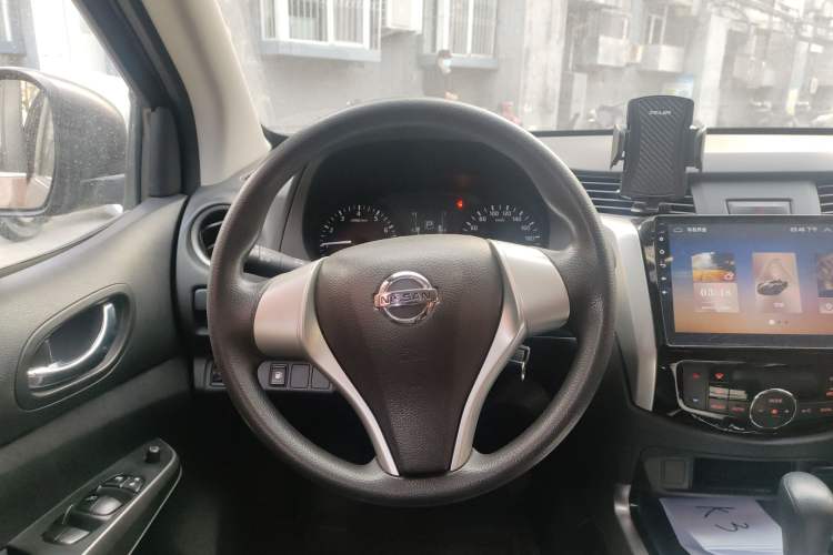 Used Nissan Navara 2017 2.5L Automatic 2WD Luxury Edition QR25
