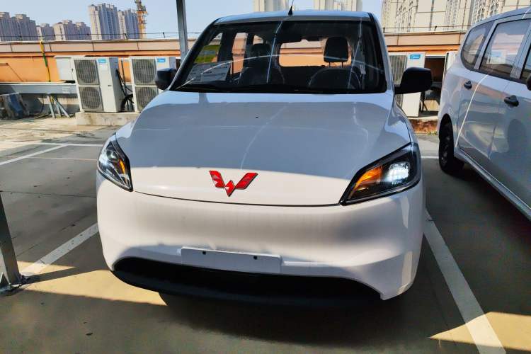 Used Wuling Hongguang New Energy 2024 All-Electric Model 300KM Practical Version

