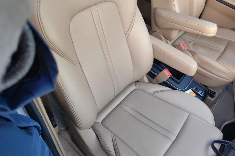 Used Buick GL8 2017 ES 28T Premium Version China V Standard Right Front Seat