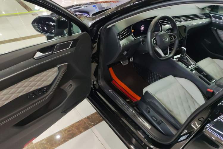 Used Volkswagen Magotan 2025 Revised Version Zhongxiang Edition 280TSI DSG Luxury Trim Driver Seat