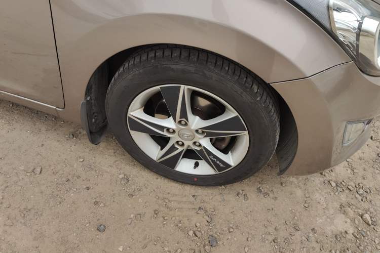 Used Hyundai Elantra (5th Generation / Langdong) 2012 1.6L Manual Leading Model