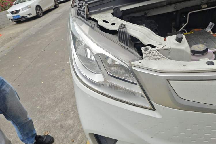 Used SAIC MAXUS EV30 2021 Pure Electric Smart Logistics Expert with Long Wheelbase—CATL