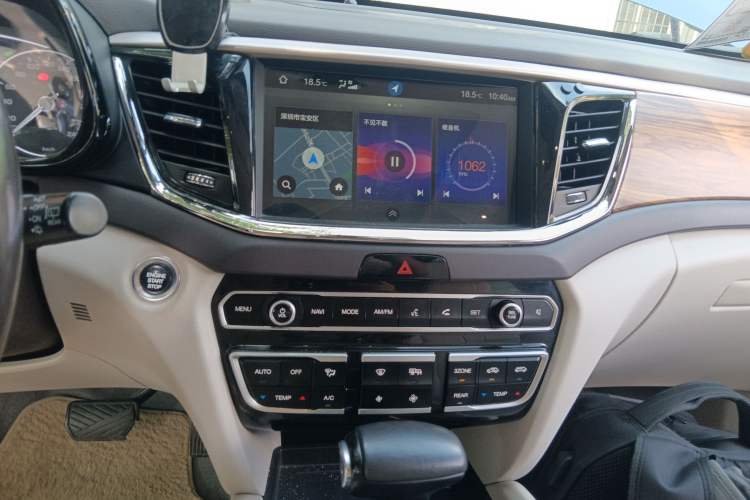 Used GAC Trumpchi GS8 2017 320T Two-Wheel Drive Luxury Smart Connectivity Version (7 Seats)