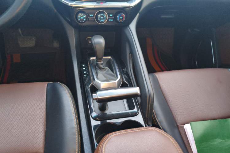 Used JMC Yusheng S350 2016 2.0T Automatic Two-Wheel Drive Gasoline Luxury Edition 5 Seats