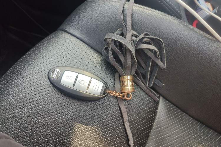 Used Nissan X-Trail 2015 2.0L CVT Comfort MAX Edition 2WD Vehicle Key