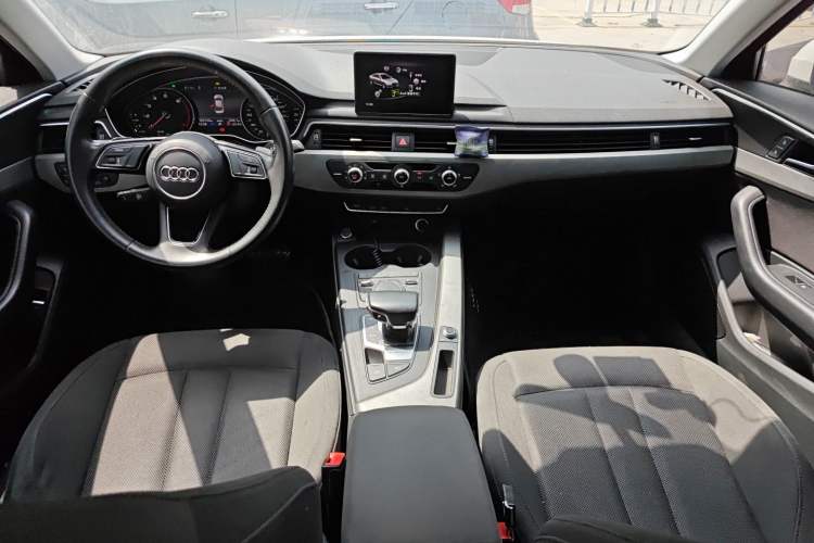Used Audi A4L 2019 40 TFSI Ambition China VI
