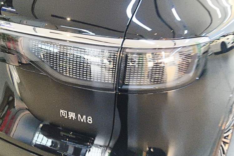 Used Hima AITO M8 2025 Extended-Range Ultra Version 53.4 kWh 6-Seater Edition
