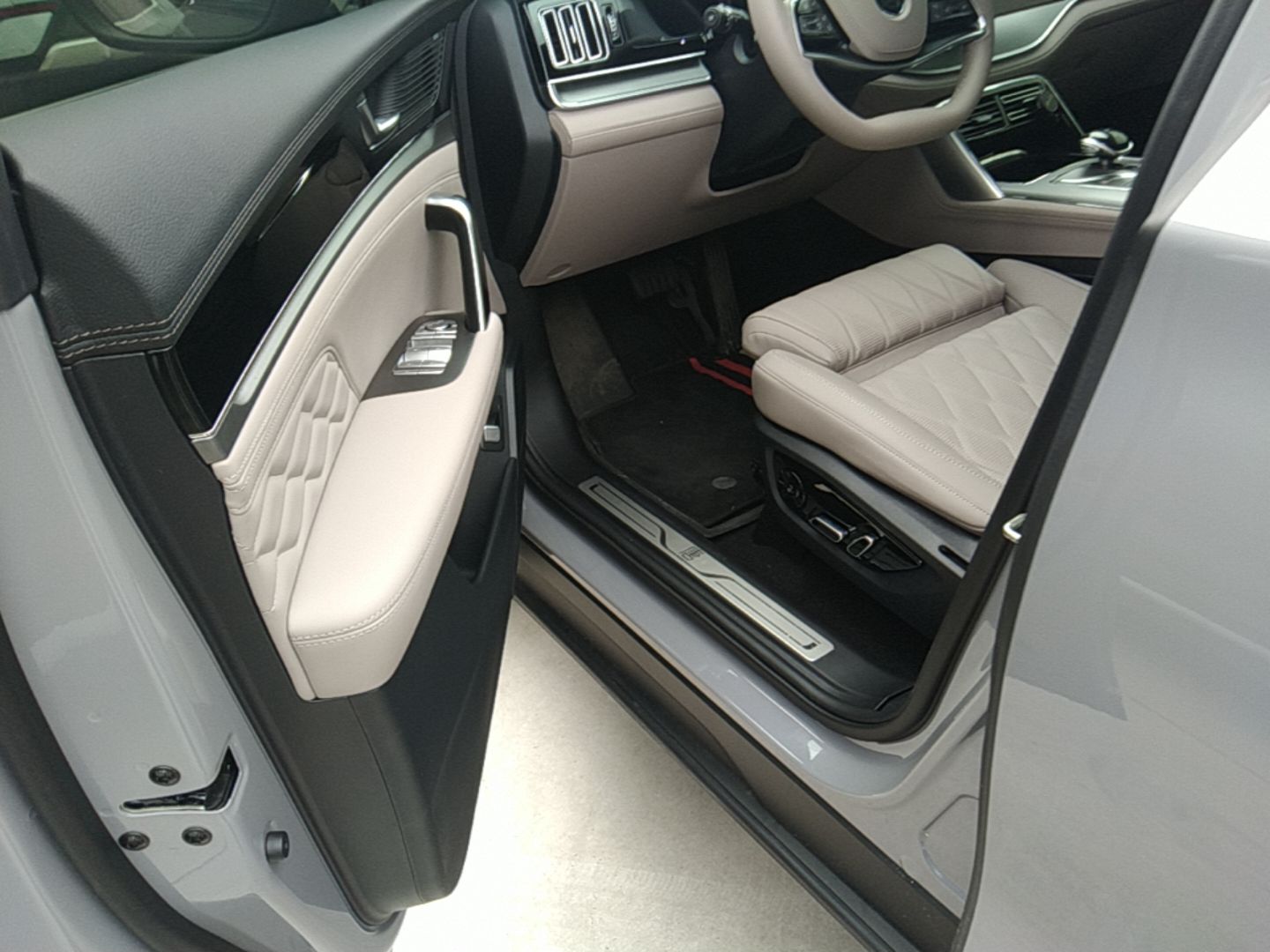 BYD Tang New Energy 2025 Intelligent Driving Version DM-i 115KM Flagship Edition — снимка 18