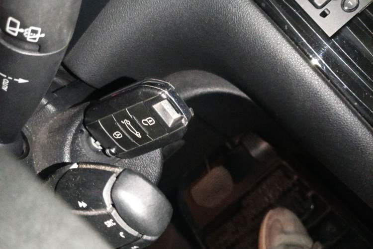 Used Peugeot 3008 2013 1.6THP Automatic Prestige Edition Vehicle Key