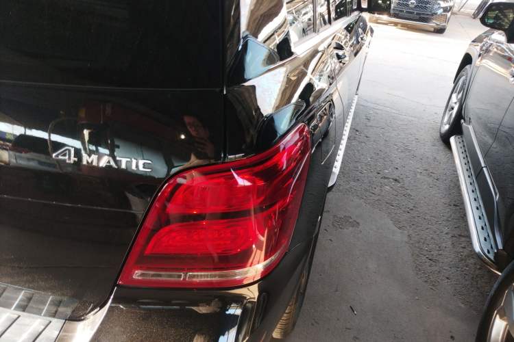 Used Mercedes-Benz GLK-Class 2013 GLK 300 4MATIC Dynamic Sunroof Model
