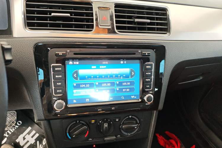 Used Skoda Rapid Spaceback 2014 1.6L Automatic Enjoyment Edition Audio And AC Panel