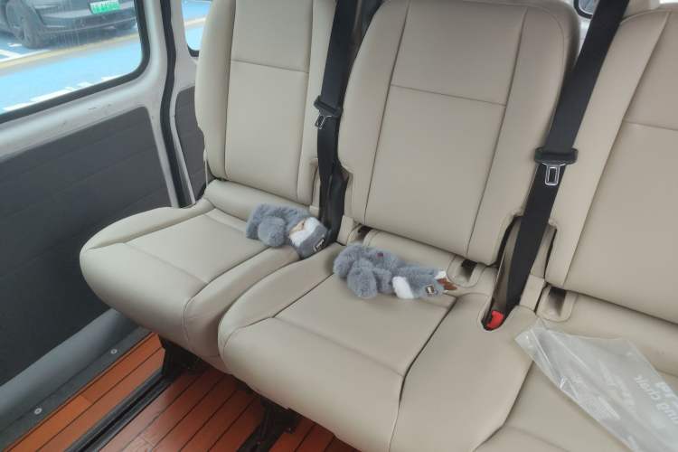 Used JMC Transit 2017 2.8T Commercial Version Short Wheelbase Mid-Roof 6/7/8-Seater JX493
