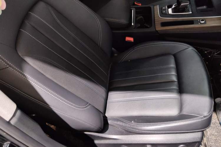 Used Audi Q5L 2022 Updated Version 40T Luxury Elegant Edition
