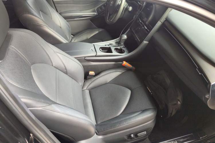 Used Toyota Avalon 2023 2.5L Luxury Edition Right Front Seat