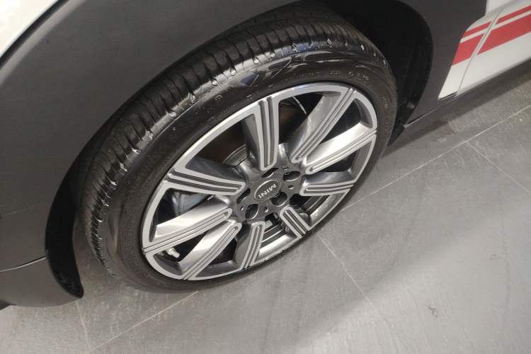 Used MINI Clubman 2023 Revised 2.0T COOPER S Connoisseur
