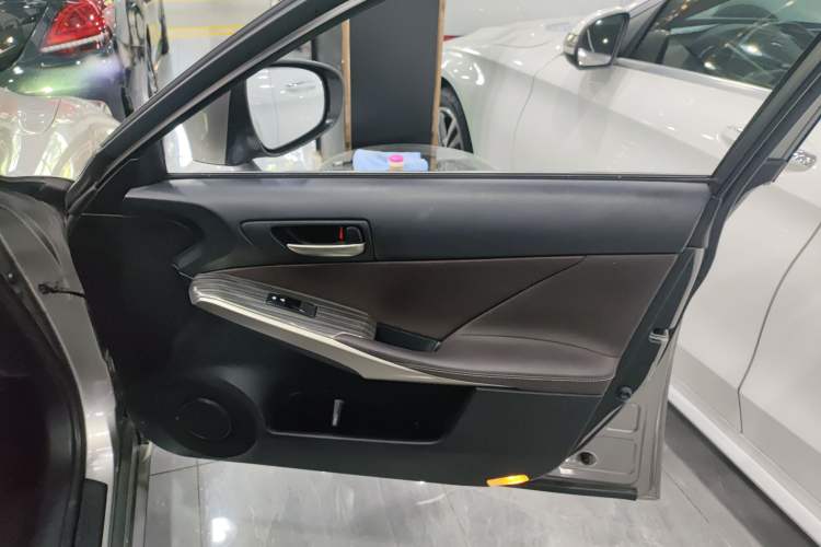 Used Lexus IS 2017 300 FENGSHANG Edition