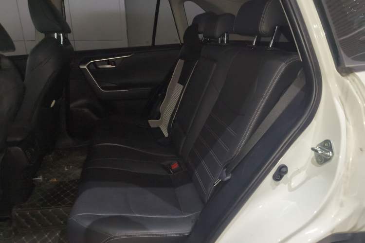 Used Toyota Wildlander 2023 2.0L CVT Two-Wheel Drive Luxury PLUS Edition