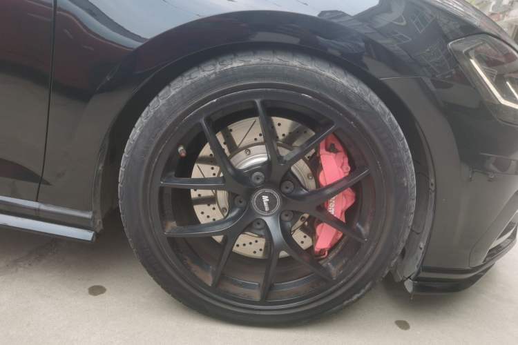 Used Volkswagen Golf 2019 280TSI DSG R-Line China VI Standard Right Front Wheel Hub